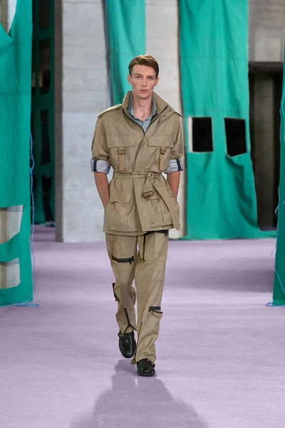 Look 34